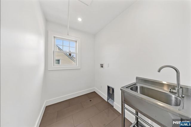 51 Becker Avenue, Rochelle Park, NJ 07662