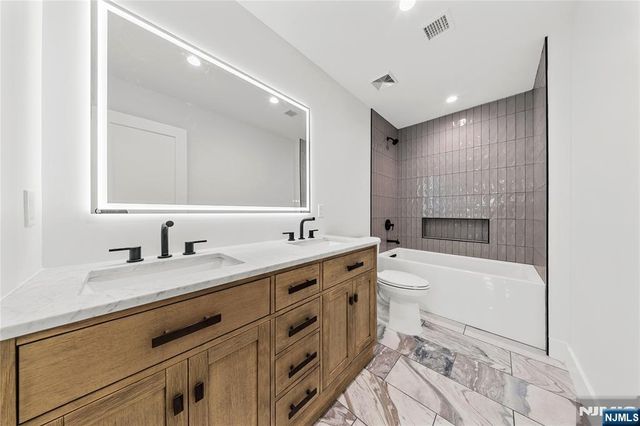 51 Becker Avenue, Rochelle Park, NJ 07662