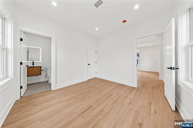 51 Becker Avenue, Rochelle Park, NJ 07662