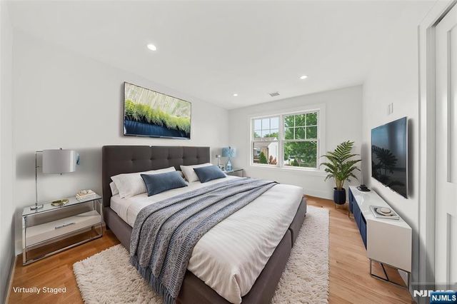 51 Becker Avenue, Rochelle Park, NJ 07662