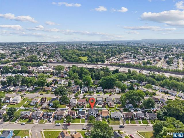 51 Becker Avenue, Rochelle Park, NJ 07662