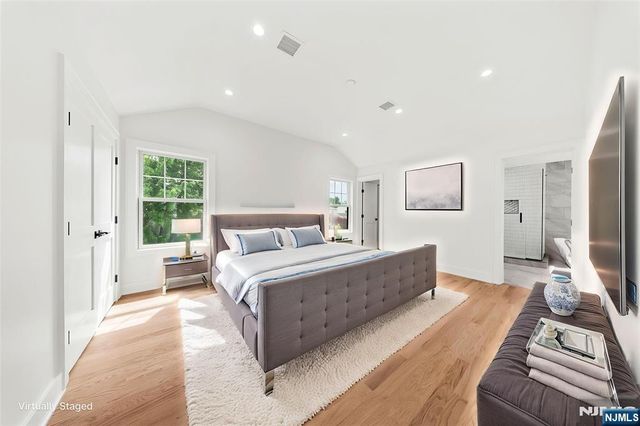 51 Becker Avenue, Rochelle Park, NJ 07662