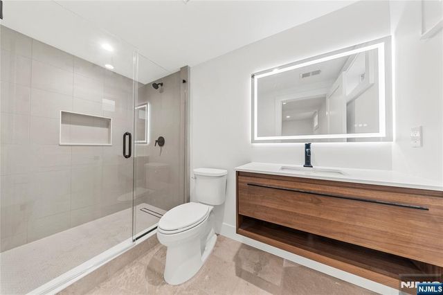 51 Becker Avenue, Rochelle Park, NJ 07662