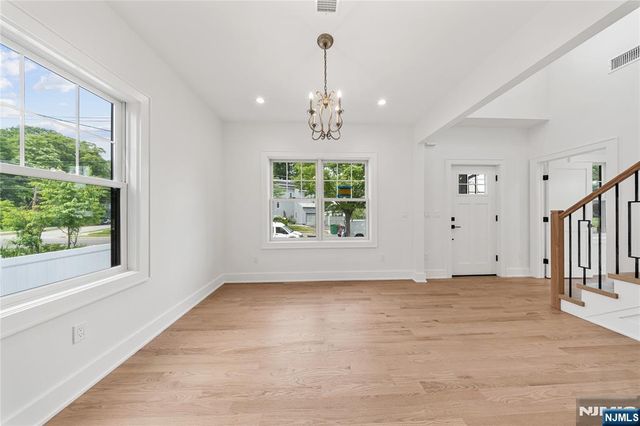 51 Becker Avenue, Rochelle Park, NJ 07662