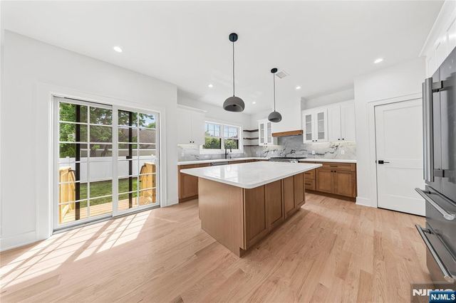 51 Becker Avenue, Rochelle Park, NJ 07662