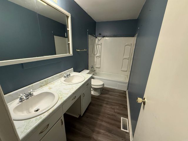 1918 Westwood, Jonesboro, AR 72401