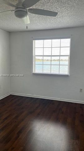 2811 N Oakland Forest Dr 104, Oakland Park, FL 33309