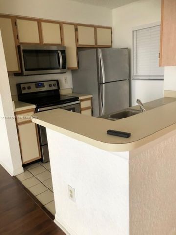 2811 N Oakland Forest Dr 104, Oakland Park, FL 33309