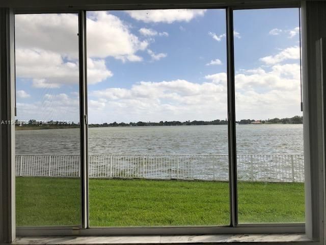 2811 N Oakland Forest Dr 104, Oakland Park, FL 33309