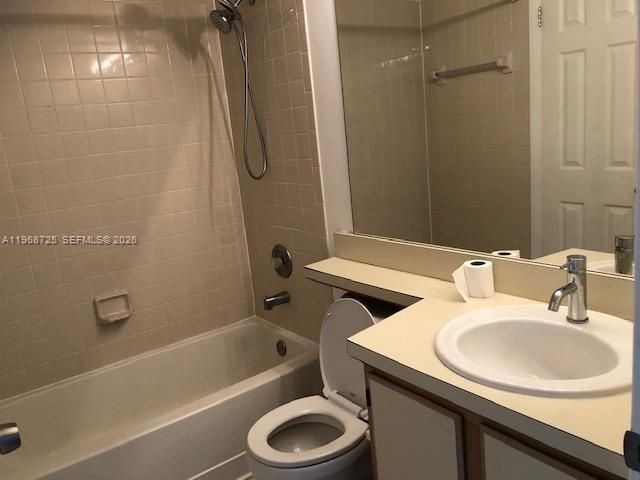 2811 N Oakland Forest Dr 104, Oakland Park, FL 33309