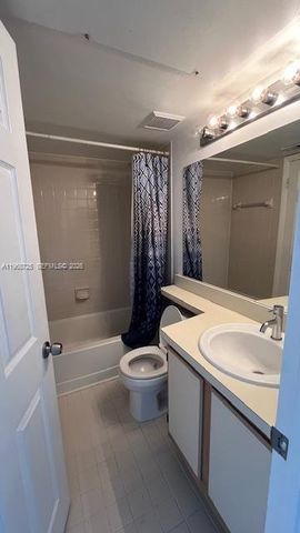 2811 N Oakland Forest Dr 104, Oakland Park, FL 33309