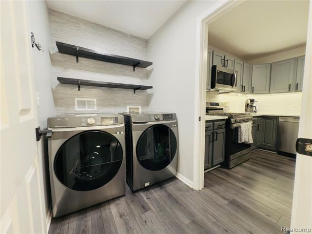 11713 Hartel Street, Livonia, MI 48150