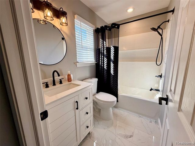 11713 Hartel Street, Livonia, MI 48150