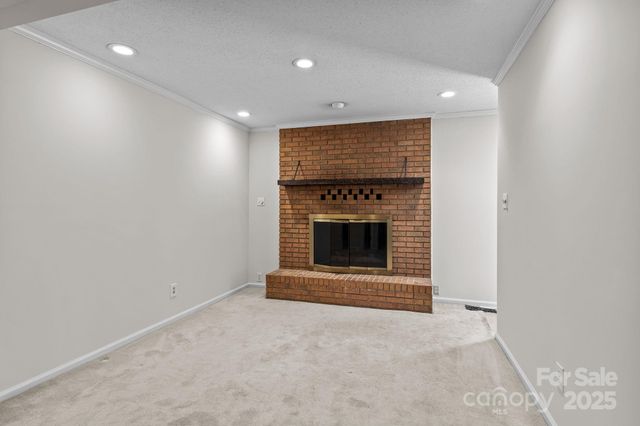 127 Edgeway Road, Mooresville, NC 28117