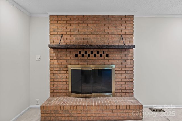 127 Edgeway Road, Mooresville, NC 28117