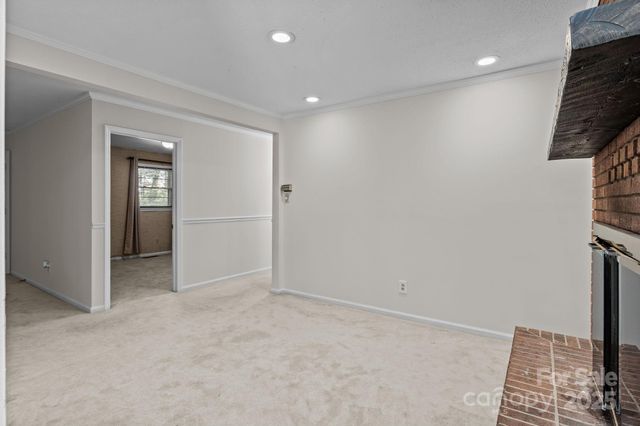 127 Edgeway Road, Mooresville, NC 28117