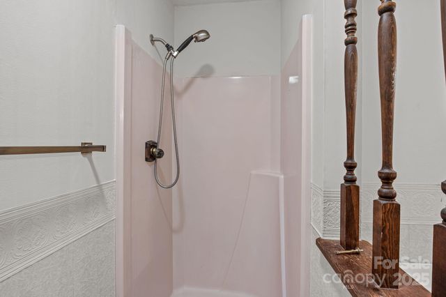 127 Edgeway Road, Mooresville, NC 28117