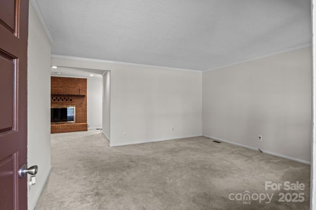 127 Edgeway Road, Mooresville, NC 28117