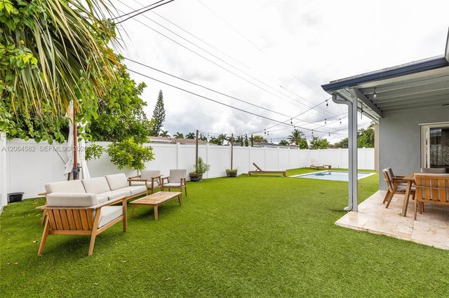 6931 SW 2nd Street, Pembroke Pines, FL 33023