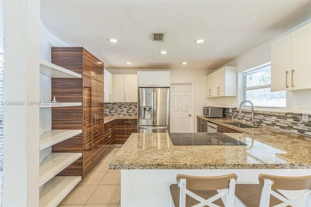 6931 SW 2nd Street, Pembroke Pines, FL 33023