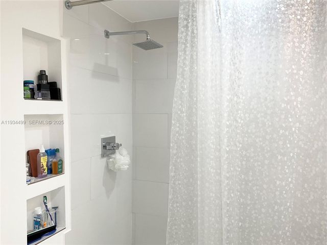 161 NW 145th St, Miami, FL 33168