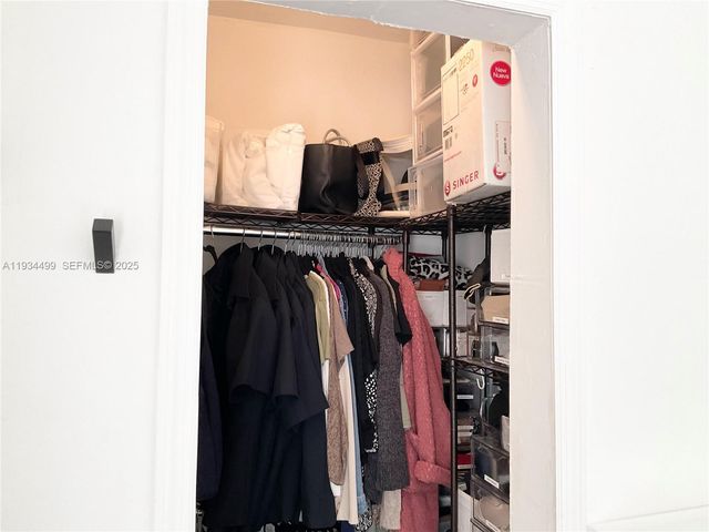 161 NW 145th St, Miami, FL 33168