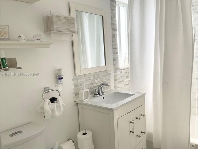 161 NW 145th St, Miami, FL 33168