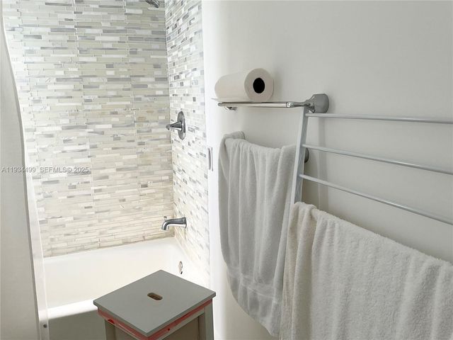 161 NW 145th St, Miami, FL 33168