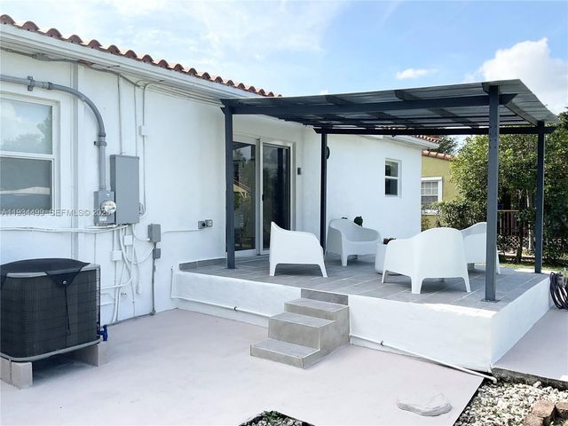 161 NW 145th St, Miami, FL 33168