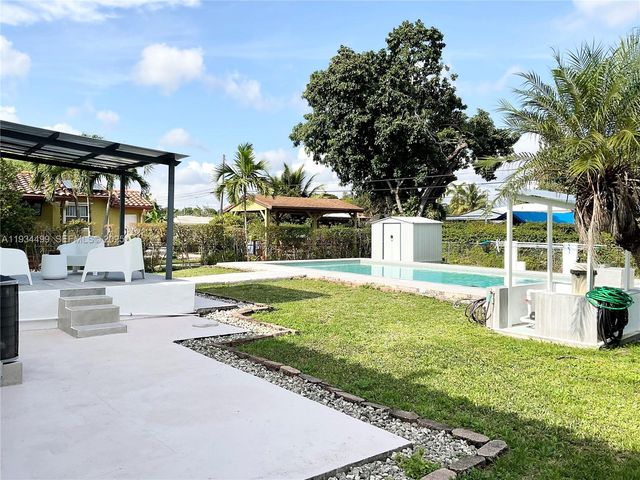 161 NW 145th St, Miami, FL 33168
