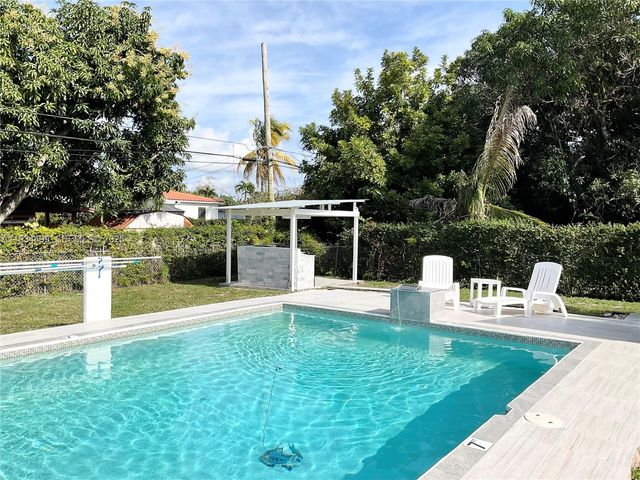 161 NW 145th St, Miami, FL 33168