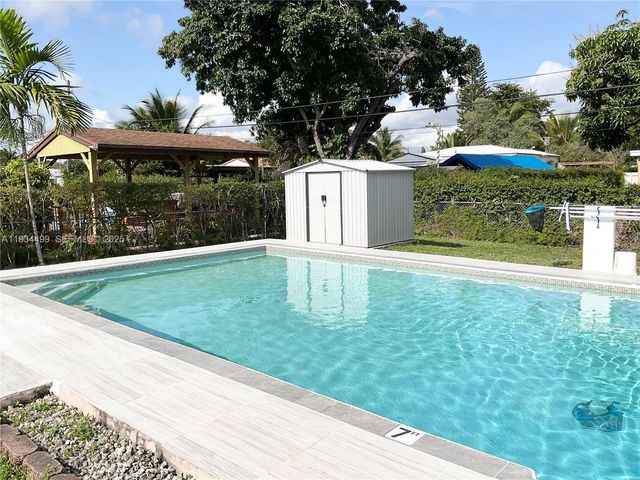 161 NW 145th St, Miami, FL 33168