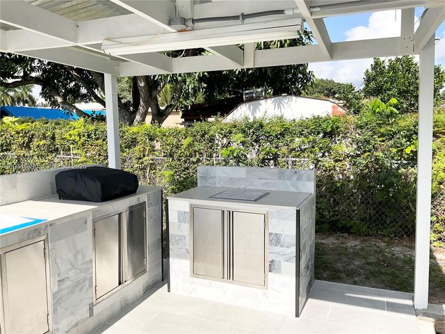 161 NW 145th St, Miami, FL 33168