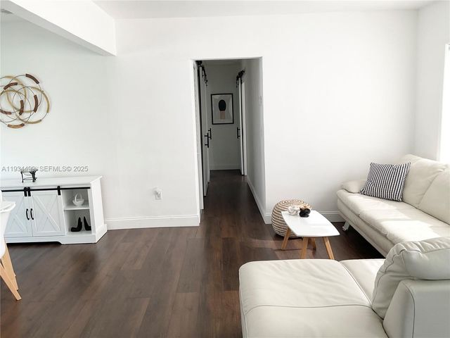 161 NW 145th St, Miami, FL 33168