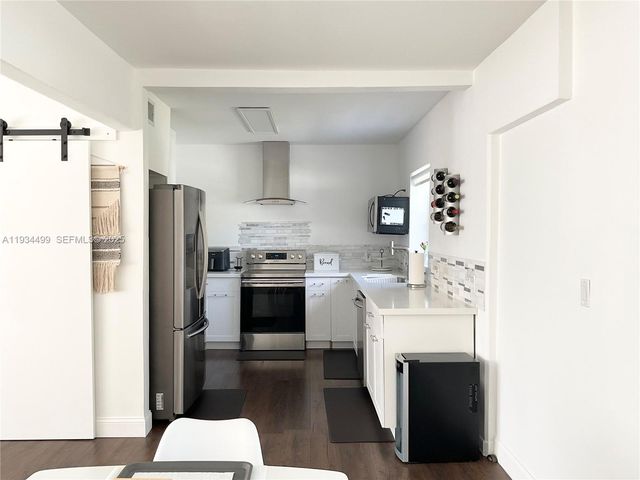 161 NW 145th St, Miami, FL 33168