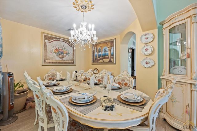 4315 Serene Oak Drive, Bakersfield, CA 93313