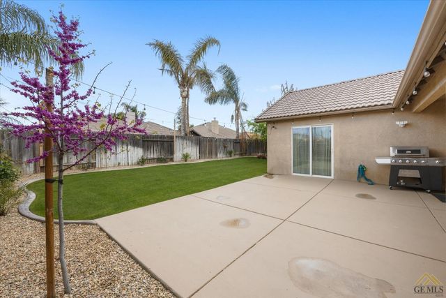 4315 Serene Oak Drive, Bakersfield, CA 93313