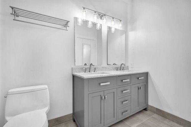 671 Cypress Lake Boulevard L21, Deerfield Beach, FL 33064