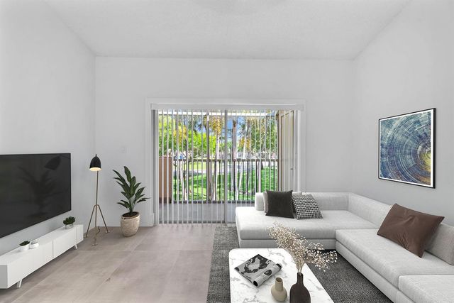 671 Cypress Lake Boulevard L21, Deerfield Beach, FL 33064