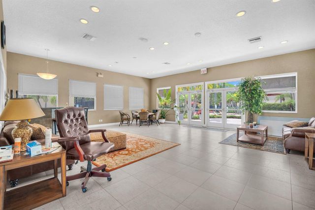 671 Cypress Lake Boulevard L21, Deerfield Beach, FL 33064