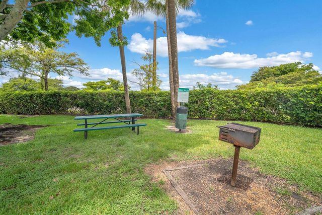 671 Cypress Lake Boulevard L21, Deerfield Beach, FL 33064
