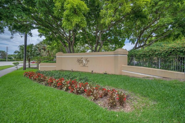 671 Cypress Lake Boulevard L21, Deerfield Beach, FL 33064