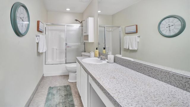 601 Pebble Beach Path, Riverhead, NY 11901