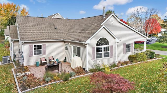 601 Pebble Beach Path, Riverhead, NY 11901