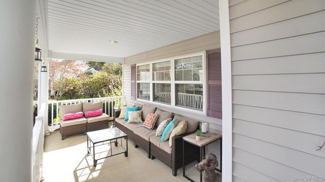 601 Pebble Beach Path, Riverhead, NY 11901