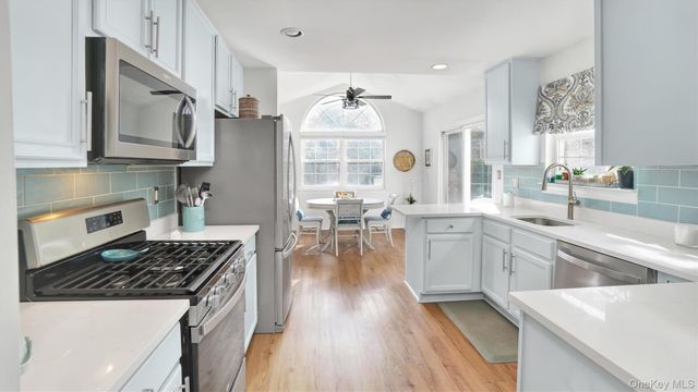 601 Pebble Beach Path, Riverhead, NY 11901