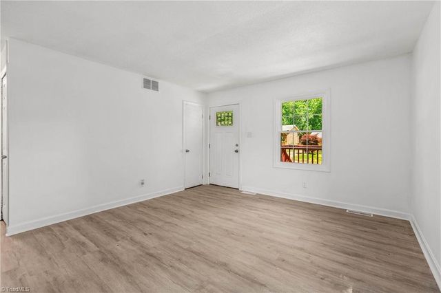 1278 Tredwell Drive, Winston-salem, NC 27103