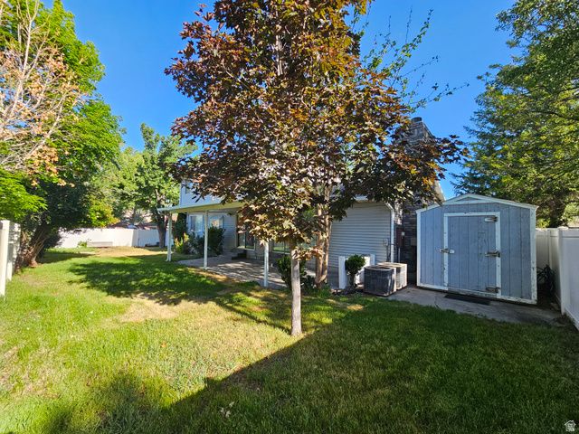 1224 E EARL WAY, Sandy, UT 84094
