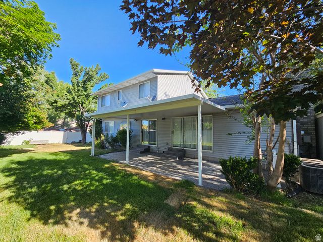 1224 E EARL WAY, Sandy, UT 84094