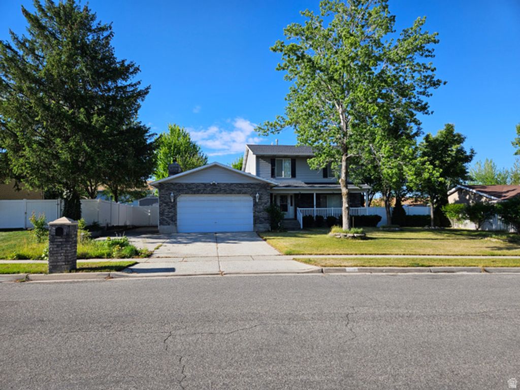 1224 E EARL WAY, Sandy, UT 84094